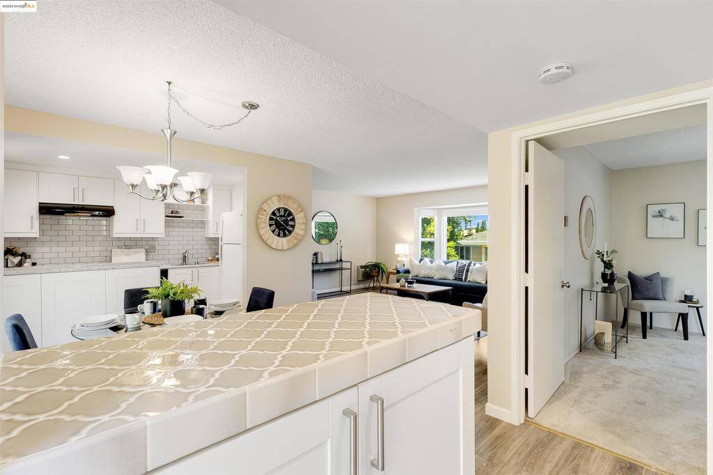 Walnut Creek, CA 94595,1405 Ptarmigan Dr #1