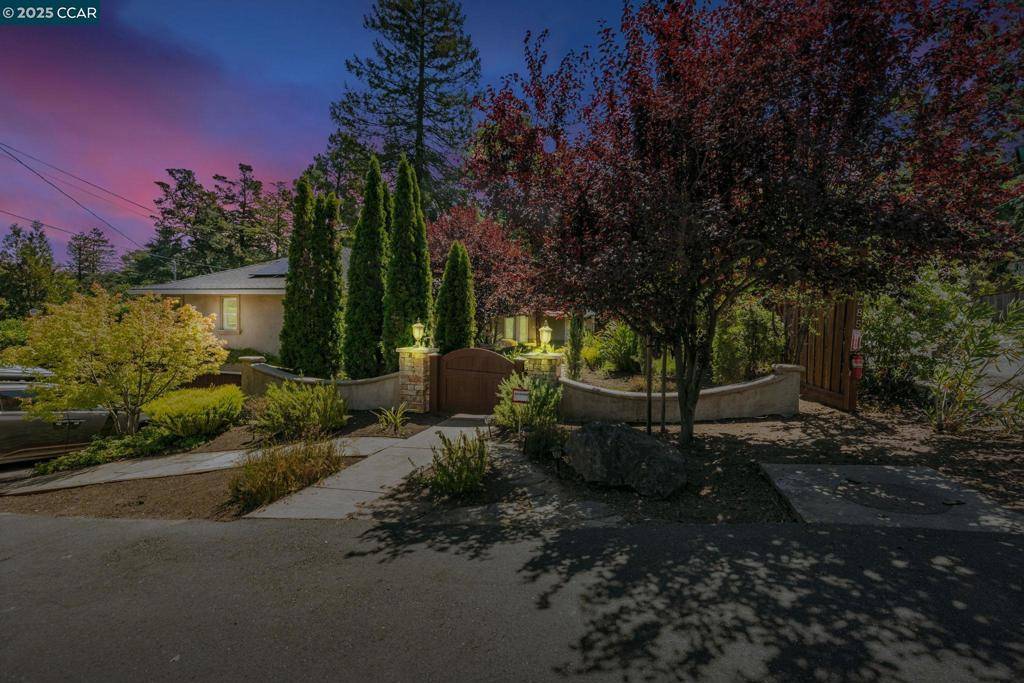 Orinda, CA 94563,285 Moraga Way