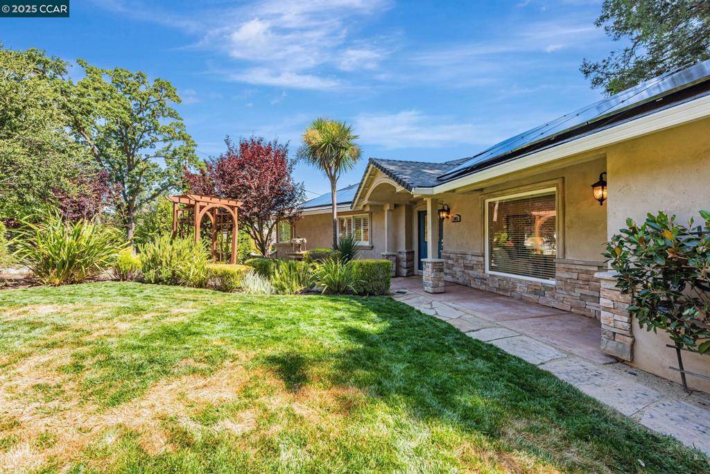 Orinda, CA 94563,285 Moraga Way