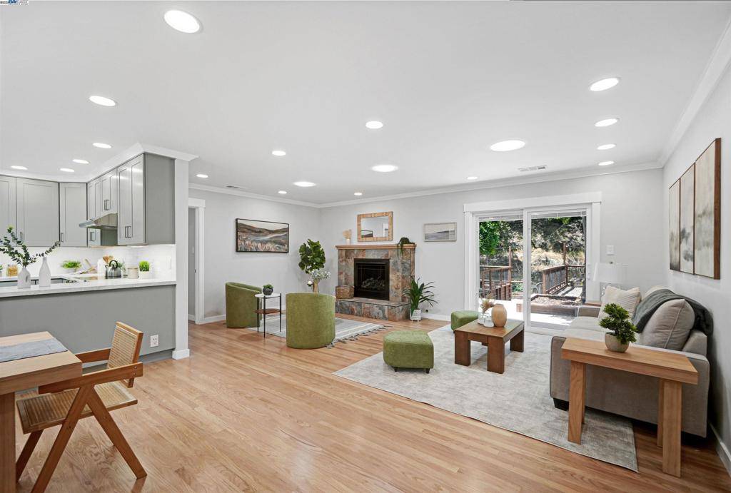 Hayward, CA 94542,1054 Redstone Pl