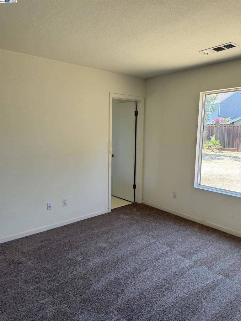 Patterson, CA 95363,1019 Sparrow Hawk Lane