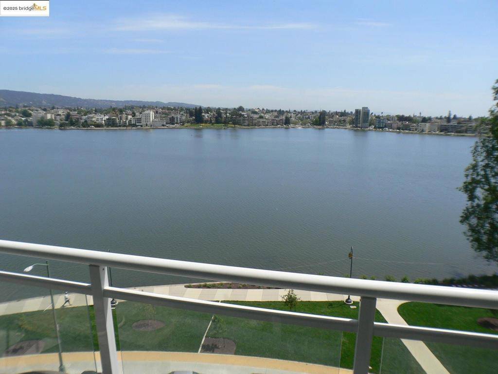 Oakland, CA 94612,1 Lakeside #1006