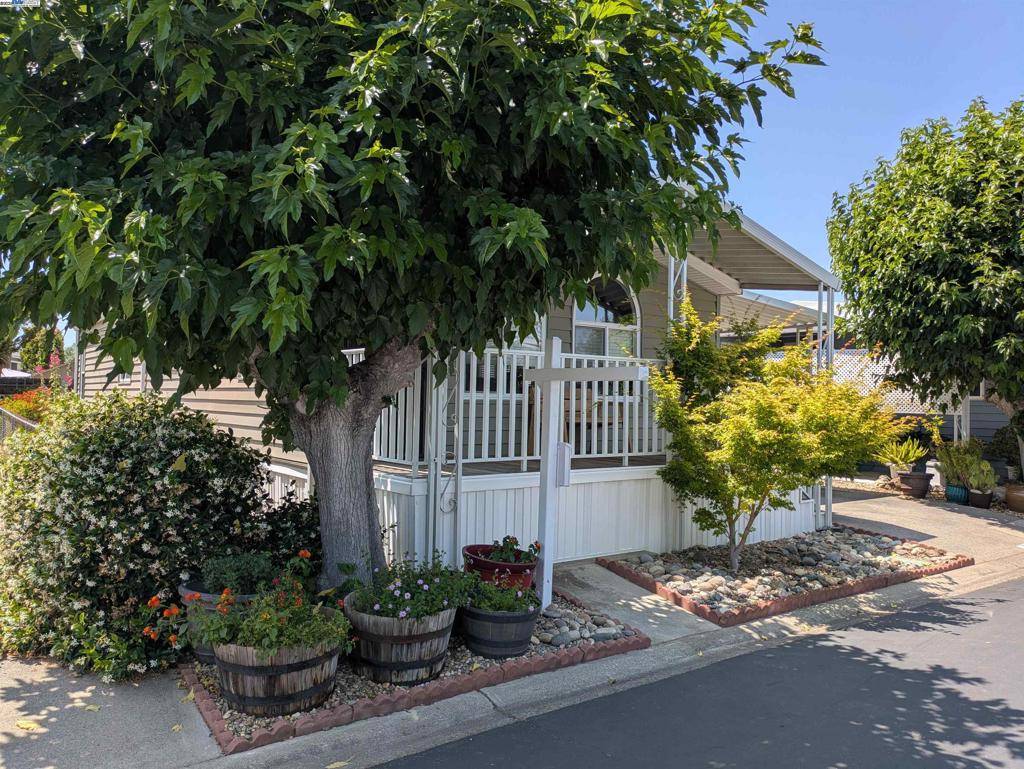 Pleasanton, CA 94566,3231 Vineyard Ave., #33