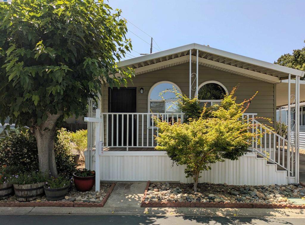 Pleasanton, CA 94566,3231 Vineyard Ave., #33