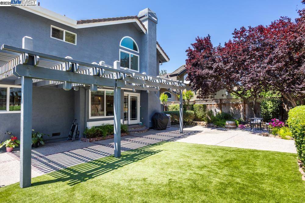 Pleasanton, CA 94588,3181 Boardwalk St