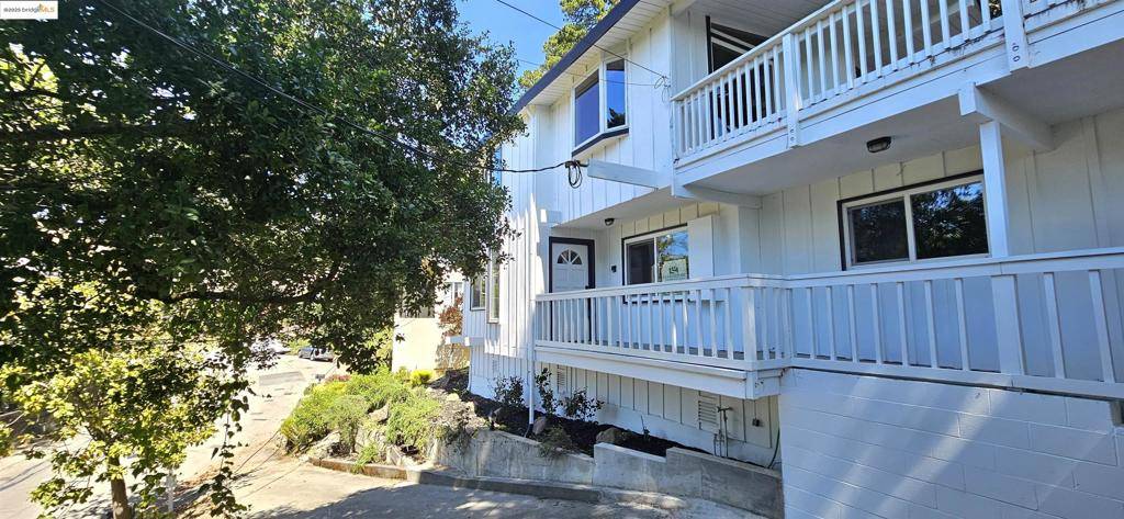 Oakland, CA 94611,7030 Snake Rd