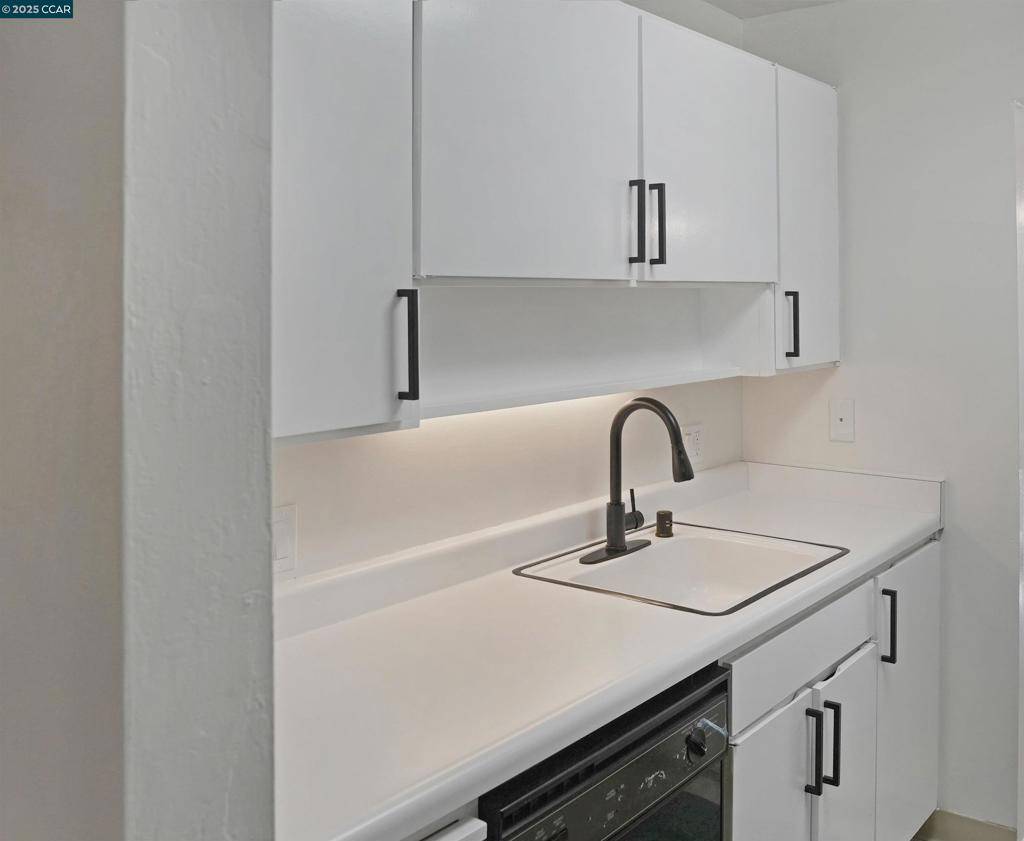 Walnut Creek, CA 94596,440 N Civic Dr #203