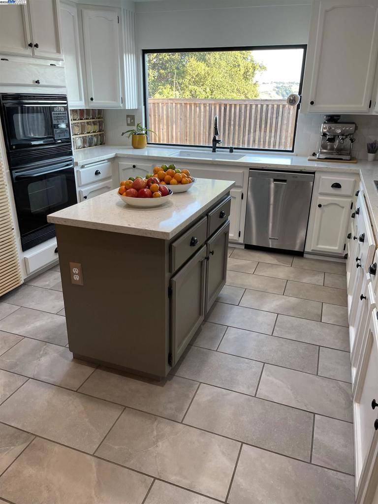 Vallejo, CA 94591,117 Winter Harbor Pl