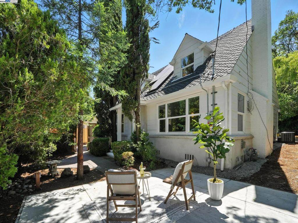 Orinda, CA 94563,160 Moraga Way