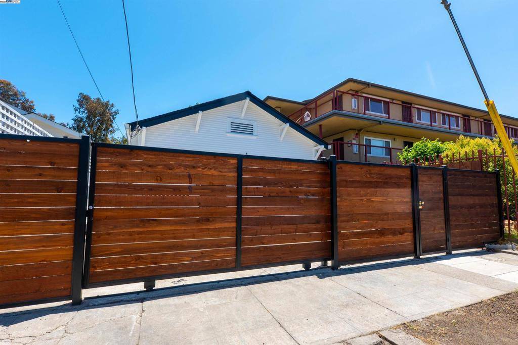Oakland, CA 94621,1276 64Th Ave