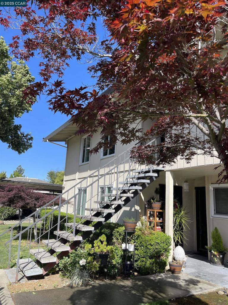 Concord, CA 94520,2525 Walters Way #22
