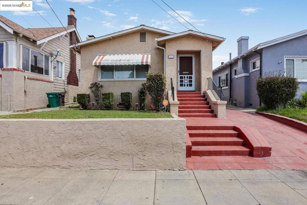 Oakland, CA 94601,5448 Trask St