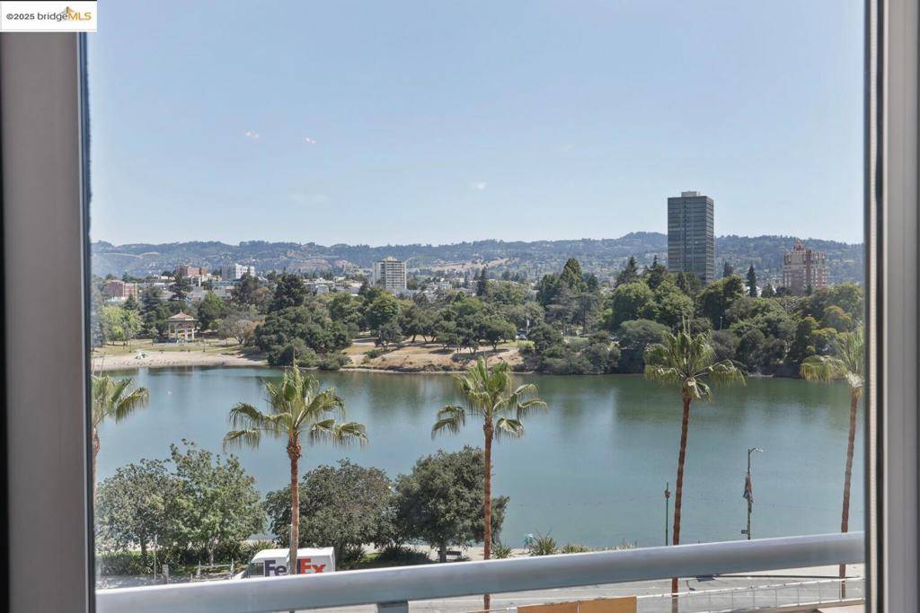 Oakland, CA 94612,1 Lakeside #611