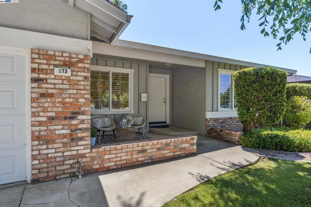 Pleasanton, CA 94566,573 Junipero St
