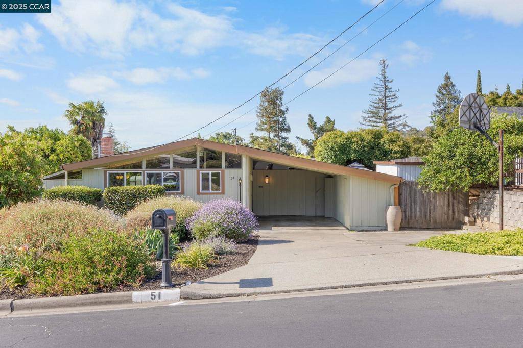 Martinez, CA 94553,51 Gilrix Dr