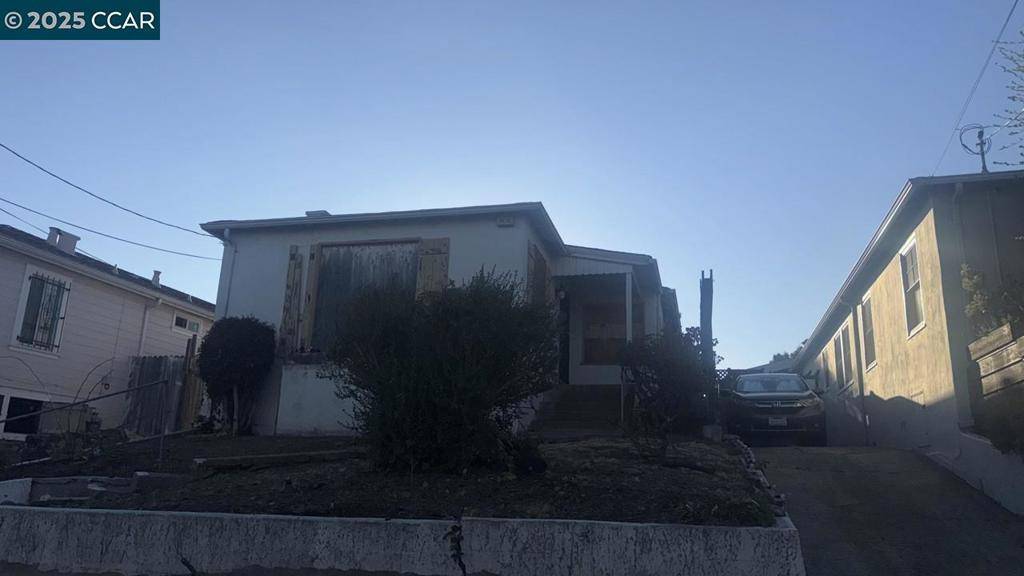 Oakland, CA 94606-4023,2207 17TH AVE
