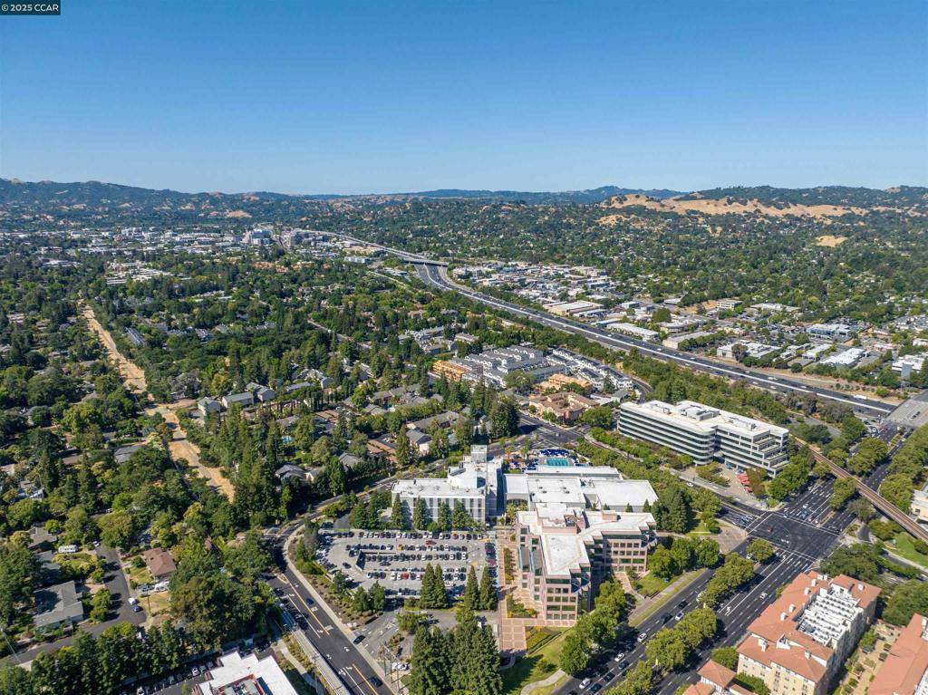 Walnut Creek, CA 94597,2730 Oak Rd #17