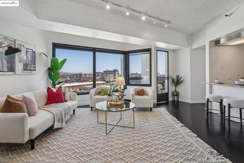 Emeryville, CA 94608,6363 Christie Ave #727