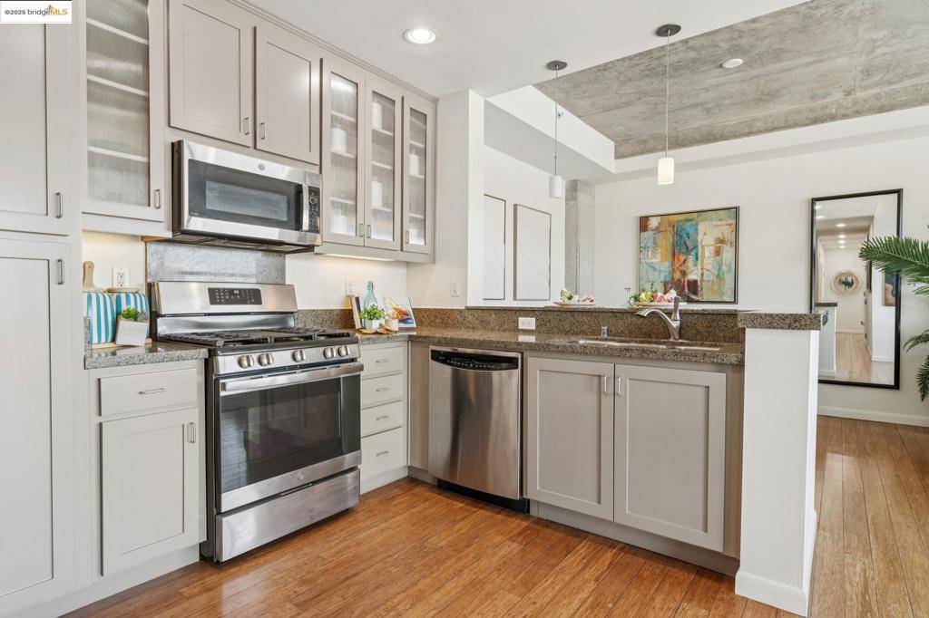 Oakland, CA 94607,428 Alice St #822