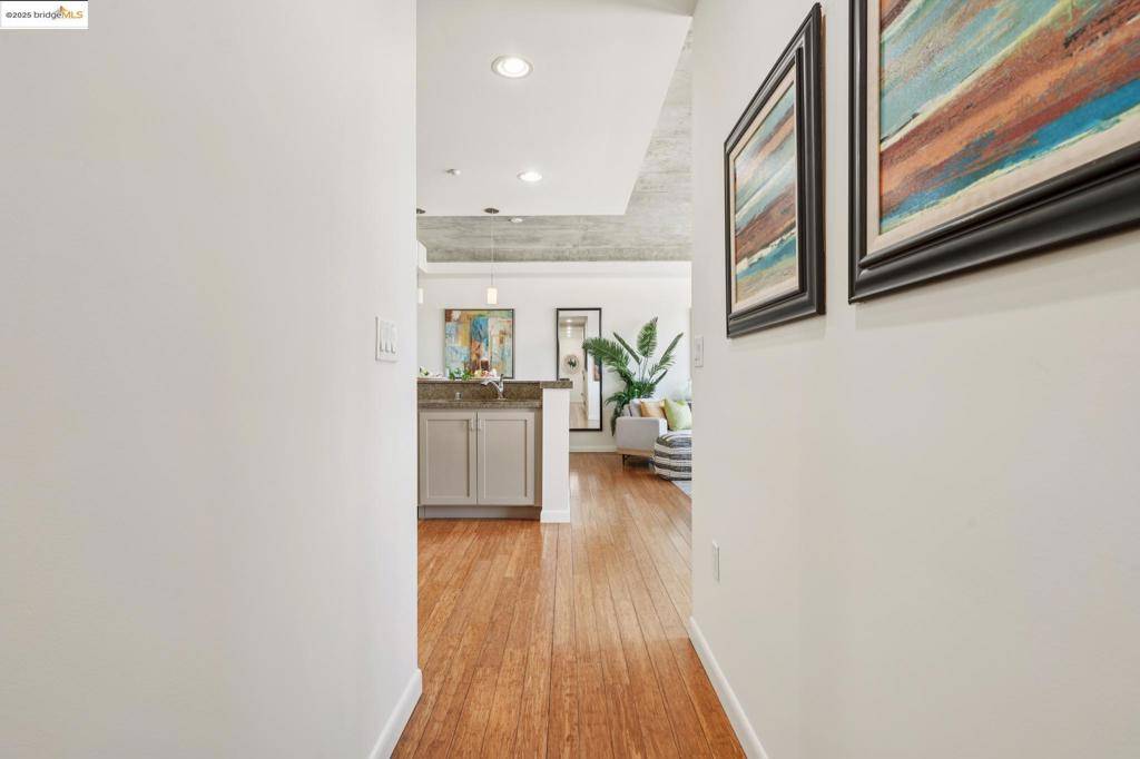 Oakland, CA 94607,428 Alice St #822