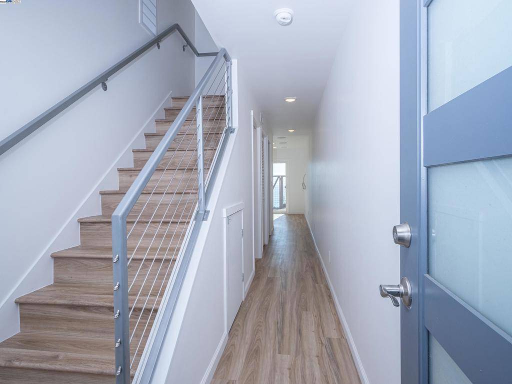 Pacifica, CA 94044,532 Heathcliff Dr