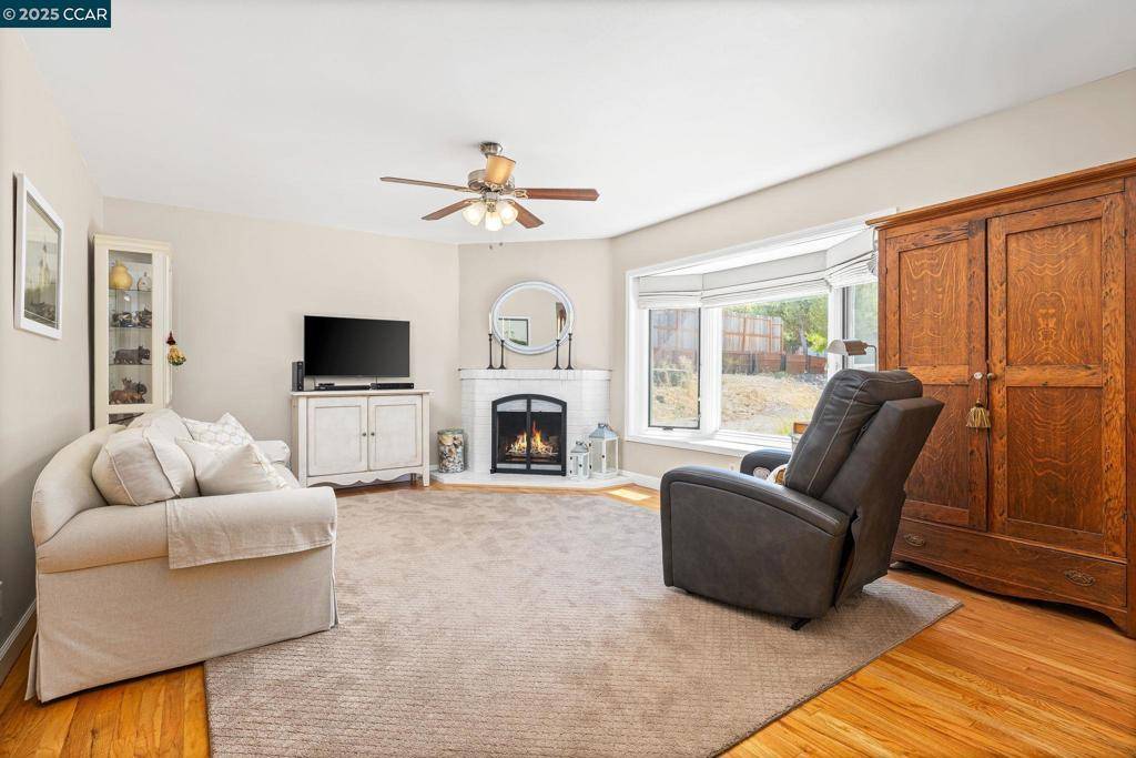 Martinez, CA 94553,2301 Pine St.