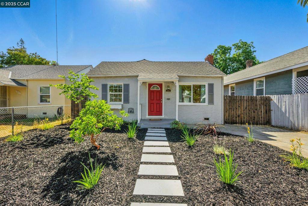 Sacramento, CA 95820,3832 33rd St