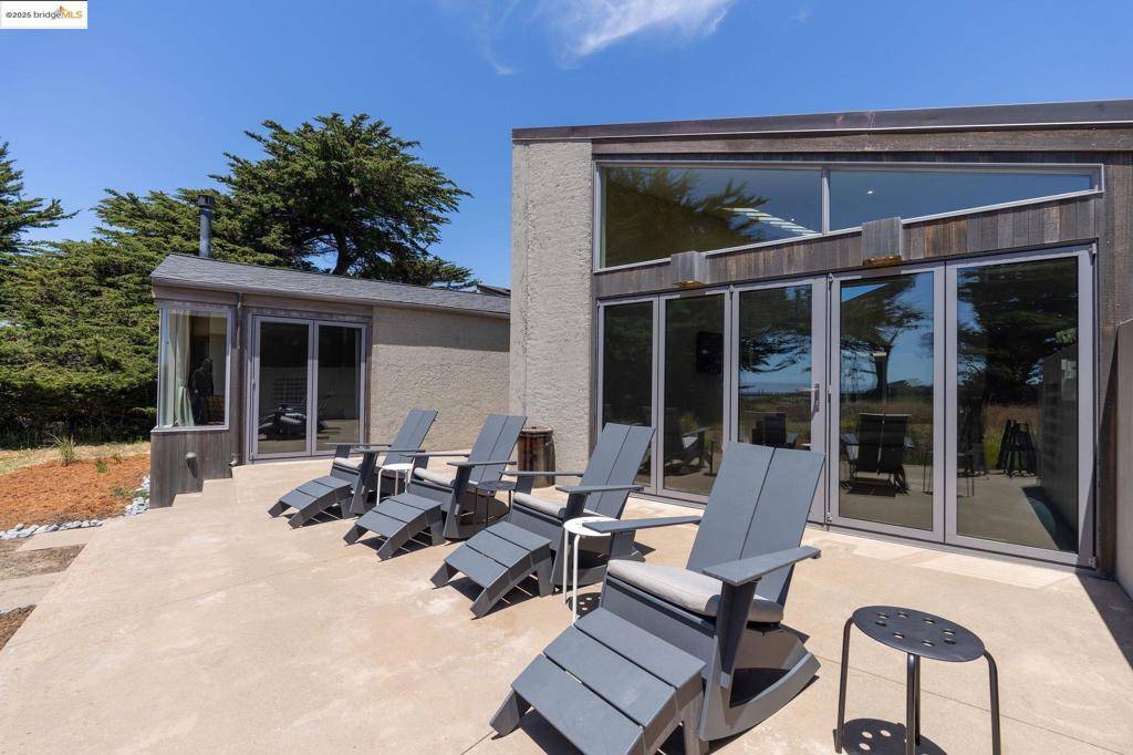 The Sea Ranch, CA 95497,275 Broad Reach