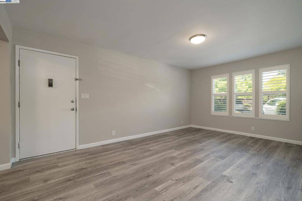 Pleasant Hill, CA 94523,250 Chilpancingo Pkwy #5