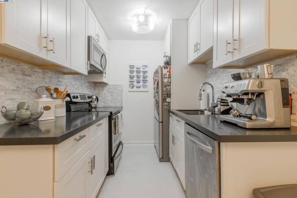 San Bruno, CA 94066,408 Boardwalk Ave #1