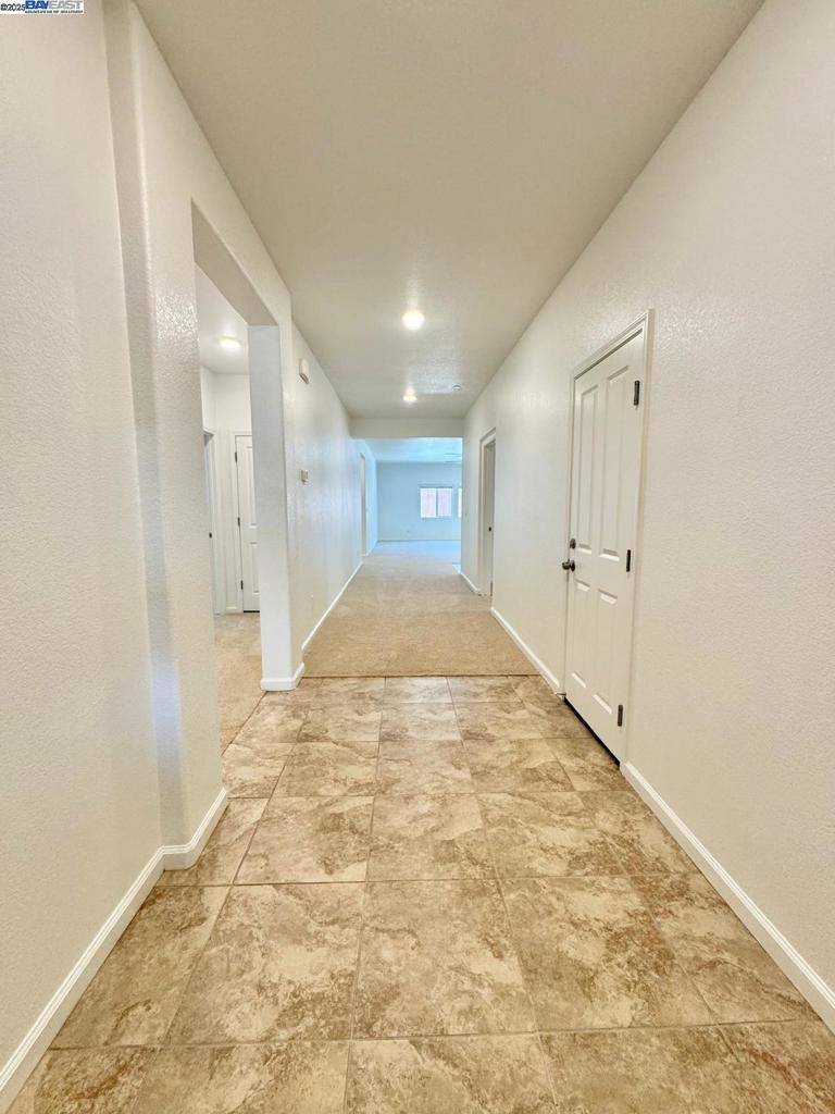 Manteca, CA 95337,597 Pendragon St