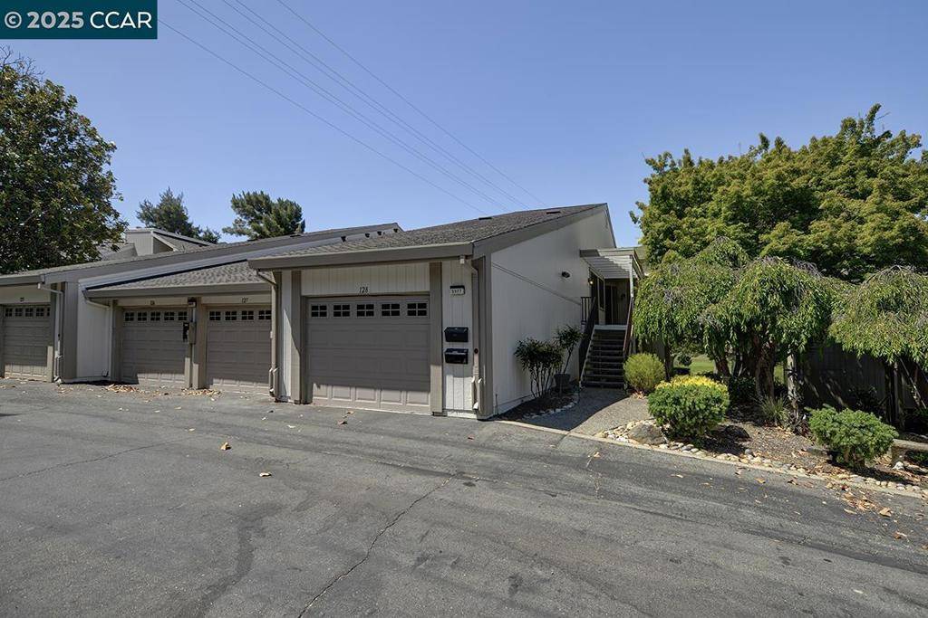 Walnut Creek, CA 94595,3377 Rossmoor Pkwy