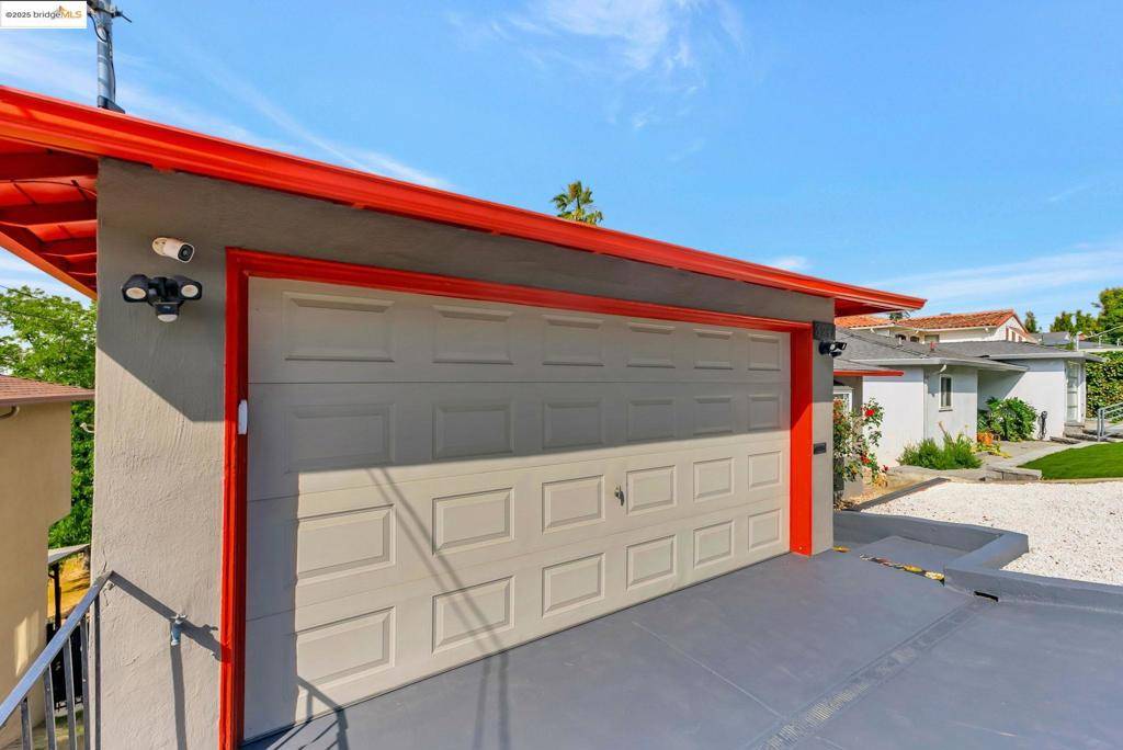 Oakland, CA 94605,6941 Outlook Ave