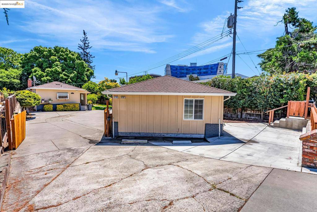 Castro Valley, CA 94546,19792 Stanton Ave