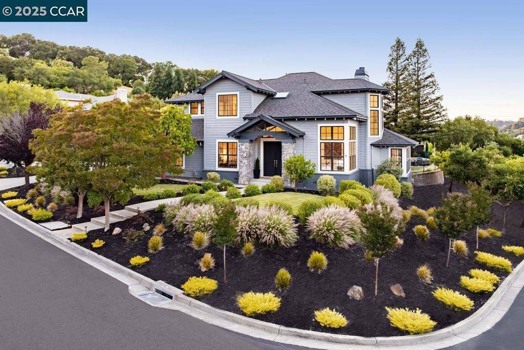 Orinda, CA 94563,97 Oak Rd