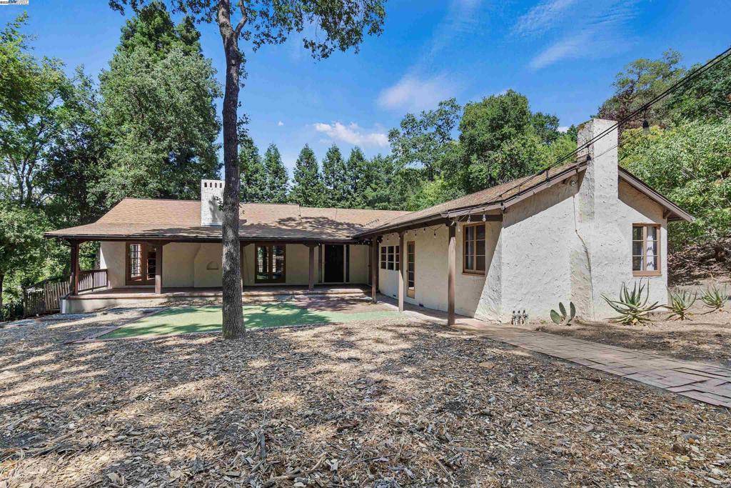 Lafayette, CA 94549-2528,3476 Springhill Rd
