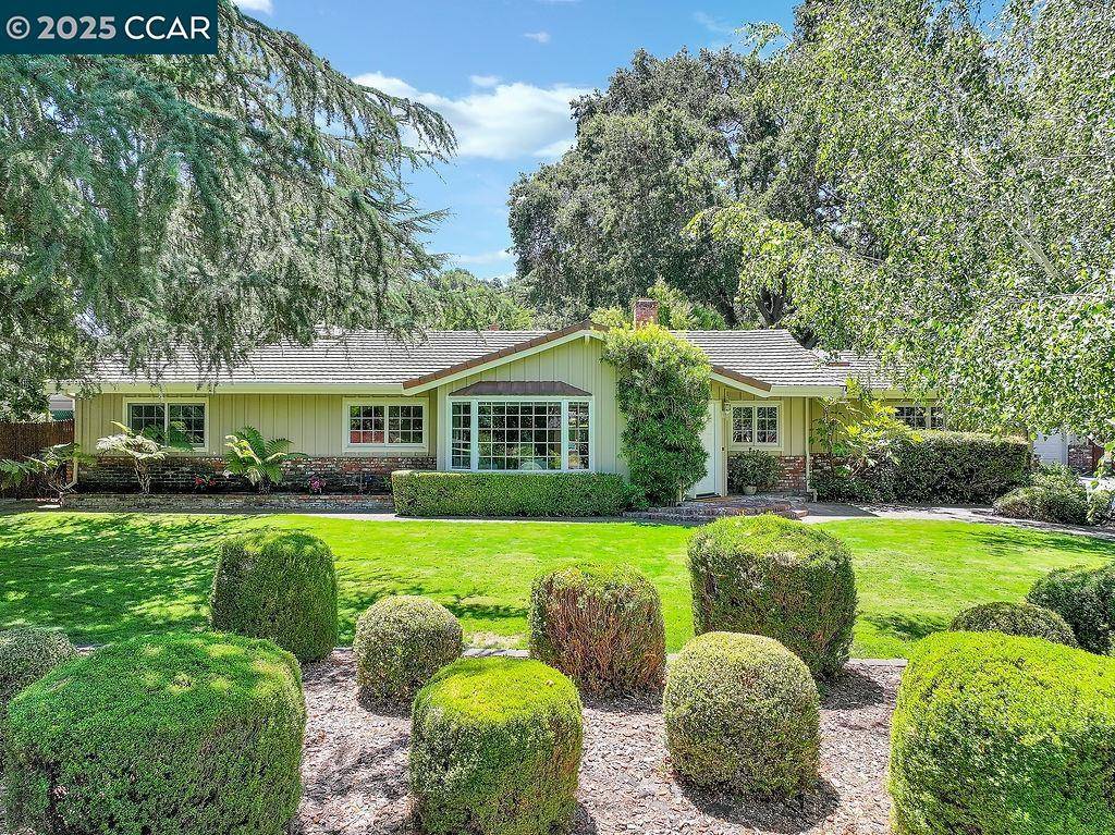 Martinez, CA 94553-9768,7 Monteira Lane