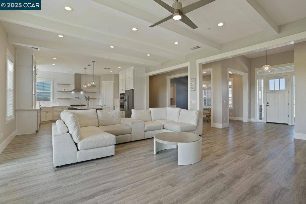 Sacramento, CA 95838,5425 Rio Linda Blvd
