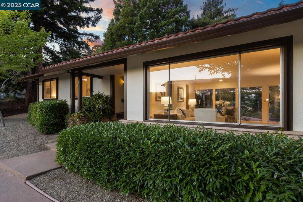 Moraga, CA 94556-1323,140 Warfield Drive