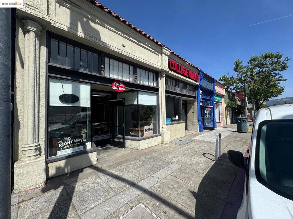 Oakland, CA 94618,5239 college