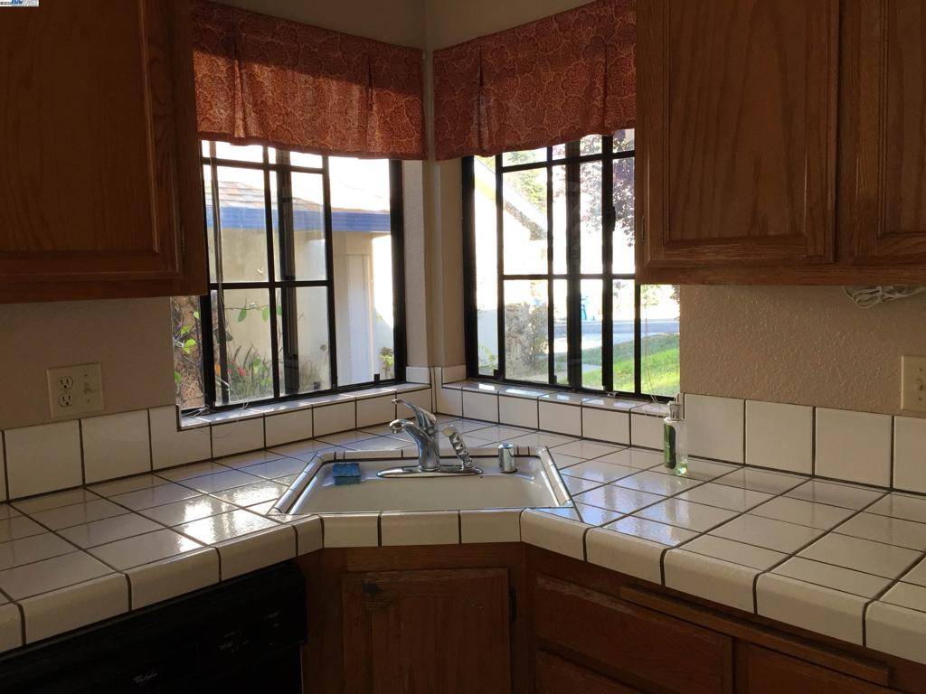 Castro Valley, CA 94552,21164 Timco Way