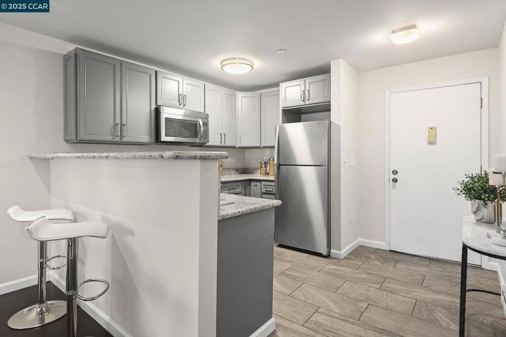 Oakland, CA 94602,2901 Macarthur Blvd #203