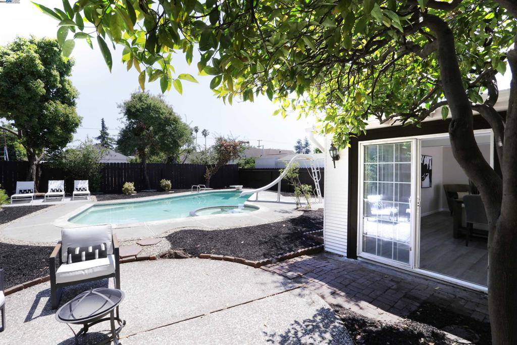 San Leandro, CA 94577,851 Estudillo Ave
