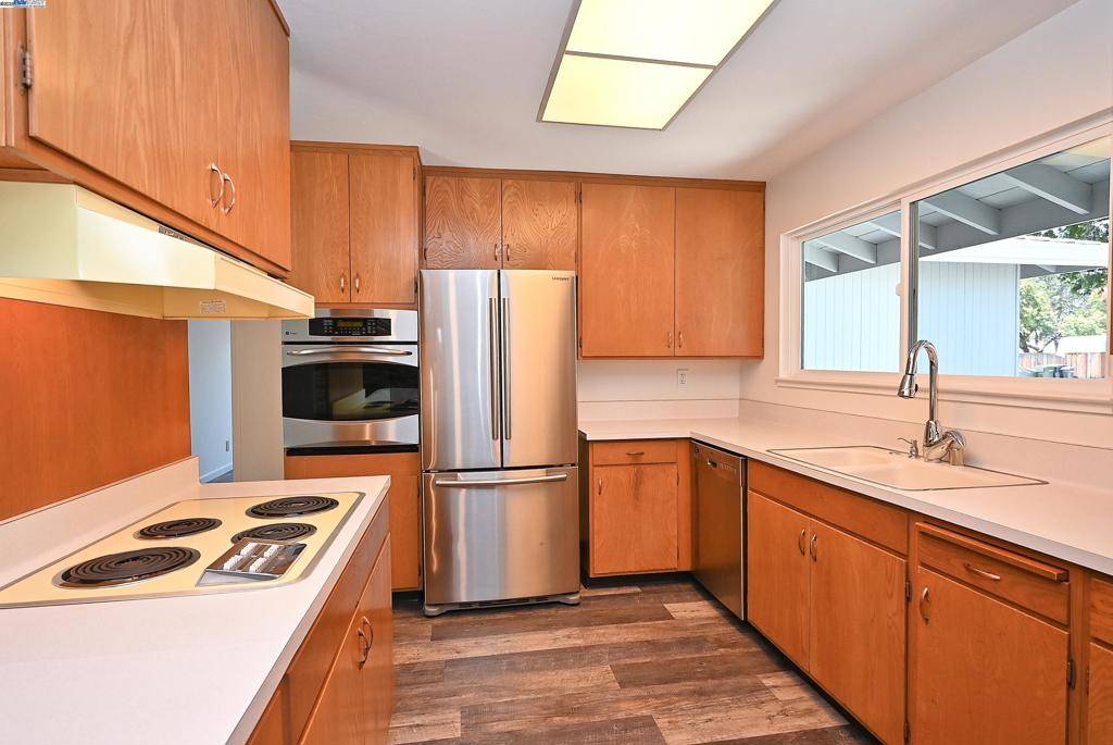 Livermore, CA 94550,1362 Saint Mary Dr