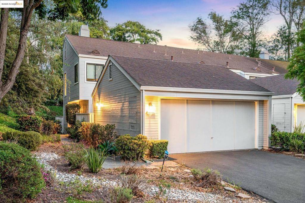 Richmond, CA 94806,3422 Sunleaf Way