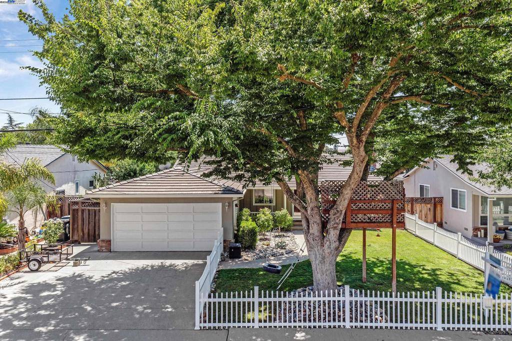 Livermore, CA 94550,1015 Redondo Way