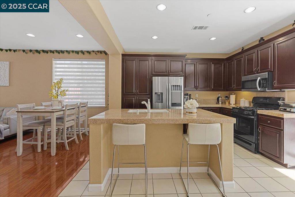 Union City, CA 94587,34102 Zaner Way