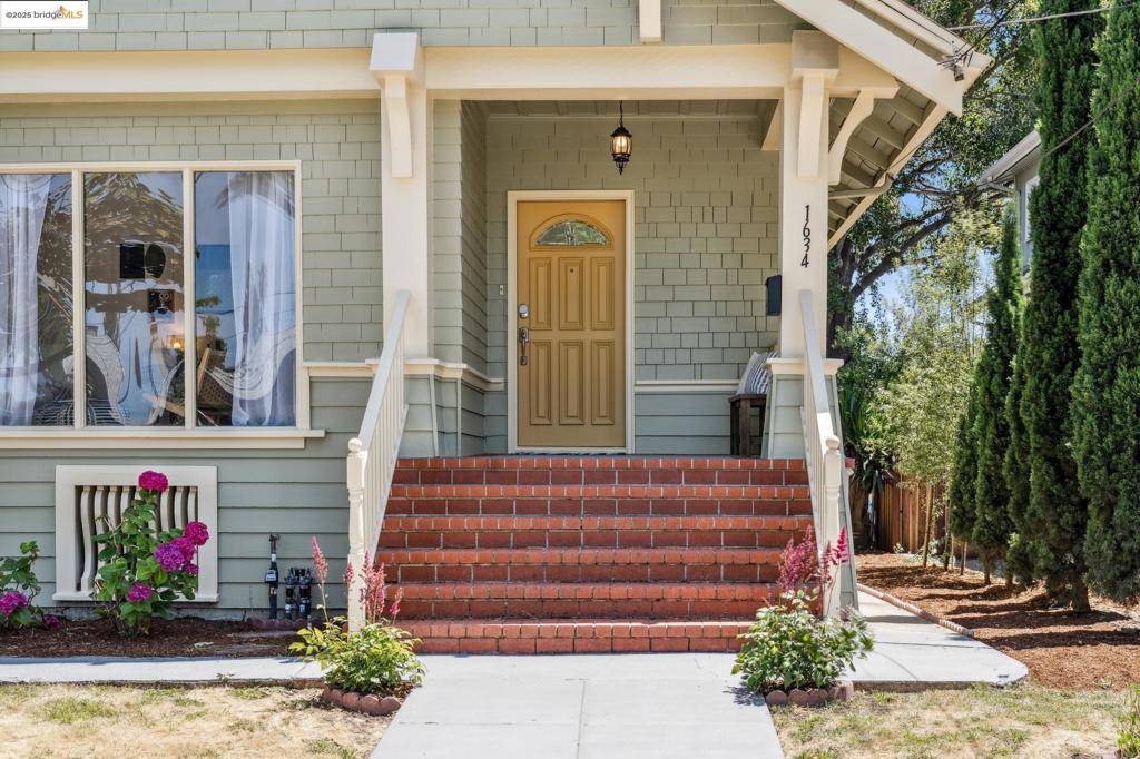 Berkeley, CA 94703,1634 Derby St