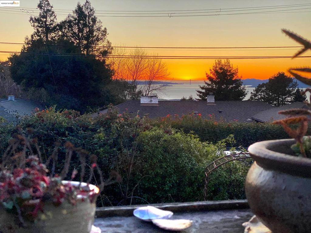 Berkeley, CA 94708,830 Creston