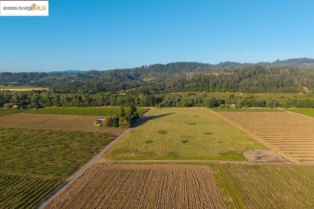 Healdsburg, CA 95448,838 Dry Creek
